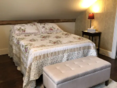 10 Minutes from Sight and Sound, Restored 1700's Home Surrounded by Farmland 斯特拉斯堡酒店