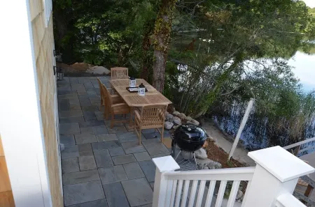 ⭐️ STUNNING WATERFRONT ⭐️Pet Friendly 3BDRM/2BTH*FIREPIT*KAYAKS*GAS FIREPLACE* Отели в г. Деннис