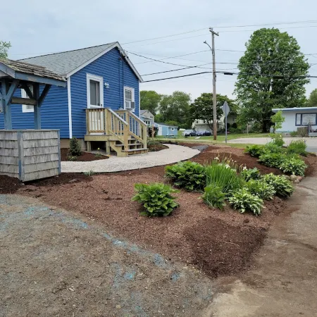Adorable  Snug Harbor Cozy Cottage,Minutes to the beach(pet friendly)