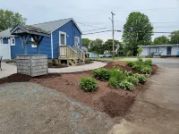 Adorable  Snug Harbor Cozy Cottage,Minutes to the beach(pet friendly)