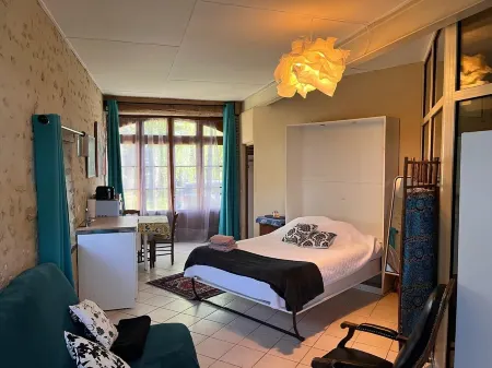 La Campagne, au Calme, en Studio Indépendant Отели в г. Гре-Сюр-Рок