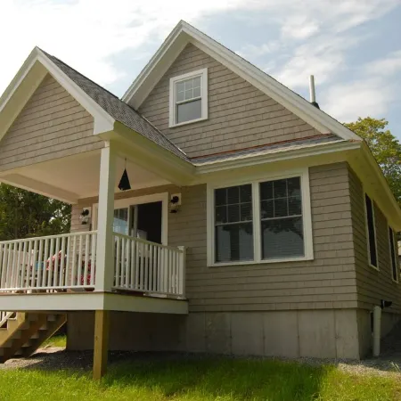 Summer special! Adorable Whale's Tail guest cottage.