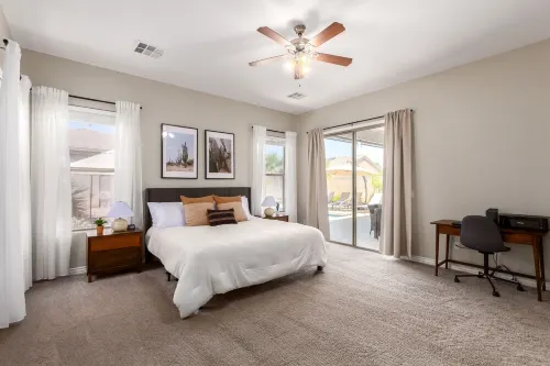 Relaxing stay with FREE heated pool! The Rimrock Retreat