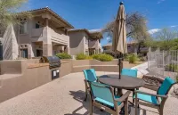 GORGEOUS MOUNTAIN  VIEWS FROM EVERY WINDOW AND DOG FRIENDLY, TOO Hotels in Oro Valley