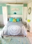 Cozy Studio Condo, short walk to Downtown Saugatuck, courtyard water view