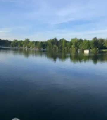 Brown Bear Station of Otter Lake-Take it easy at this unique & tranquil retreat