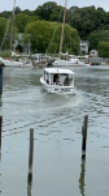"Point of View" Waterfront cottage with panoramic views on Tilghman Island Hotels in Tilghman Island