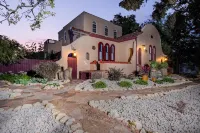 Hidden Gem SLEEPS 10+! Ask about Mon-Thurs SPECIAL! Stay 2 nights, get one free Hotels near ALDI