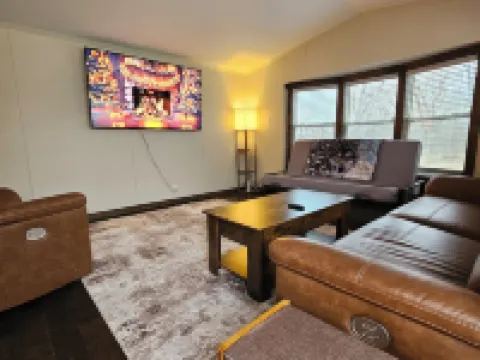 Charming 2-bedroom house with WiFi, AC in Red Cloud Hotels in Red Cloud