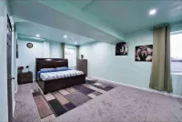 Mountain View house with, Jacuzzi, 5 beds 3.5 bath near Airport