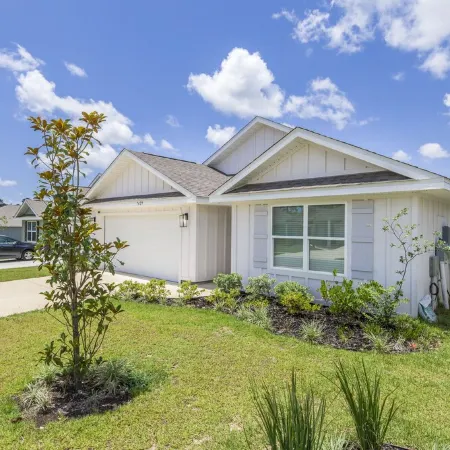 Modern & Cozy ☀ Close to Beach ☀ 4 Bedrooms ☀ 2 Full Baths