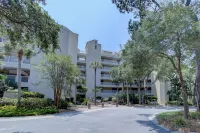 Unique and sophisticated 2 bed/2 bath oceanfront condo Hotels near Roy Barth Tennis Center