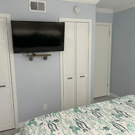Penthouse 1 Bedroom with Beautiful Beach Views!