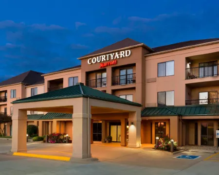 Courtyard Bloomington Normal Hotels in Normal