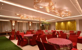Chinmay Hotel & Resort