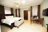 De Chateau Paradise Hotels in Accra