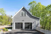 Luxury Home | Fire Pit | Beach | Grill | 2 Decks فنادق في سميثفيلد