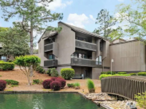 Lakefront Pinehurst Condo 2BD/2BA - 237 - With Community Pool Access 派恩赫斯特酒店