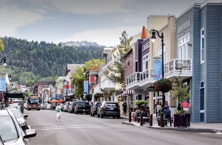 Steps to Town Lift! Very Clean! Deer Valley & Park City! Very Walkable & Clean!