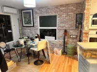 Charming 3-bedroom in Del Rey Oaks with AC, WiFi hot tub & all the hot comforts
