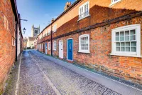 Cartref Hotels in Farnham