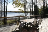 Lake Namakagon Sunrise Cove~Unwind & Reconnect. Private Dock, 2 Kayaks, Row Boat