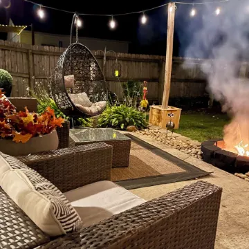 Cozy Home with LOTS of space- Less than 1 mile to ISU & IWU, 5 miles to airport