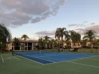 1st floor Ft. Myers Davis Lake Condo, minutes to Sanibel and Fort Myers beach