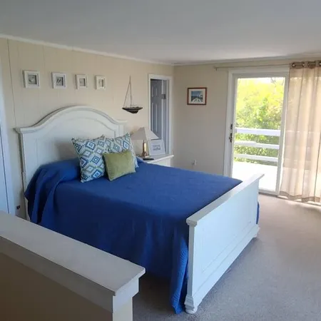 Waterfront Cottage - fantastic unobstructed views!!