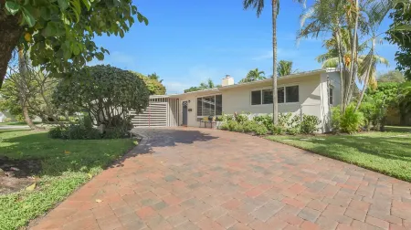 Heart of NPB: Your Perfect Home Away from Home! Отели рядом с достопримечательностью «John D. MacArthur Beach State Park»