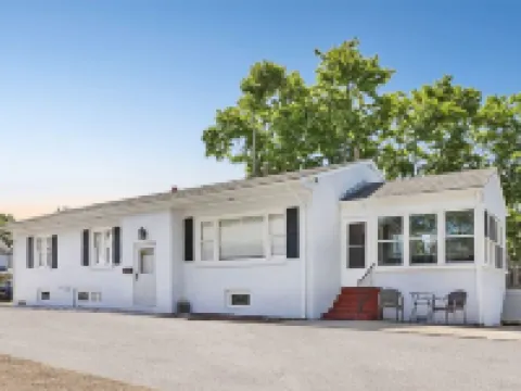 THE SEA BREEZE OCEAN BEACH HOUSE: 6 QUEEN BEDS 新倫敦酒店