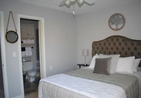 OXFORD MS Central Location - AND COMFORTS OF HOME - New on Rental Market!