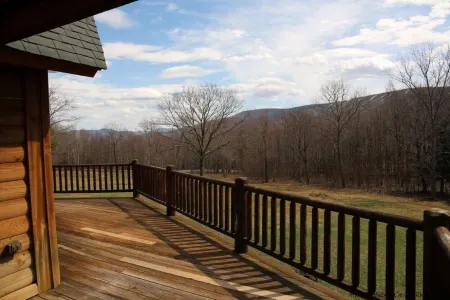 Stunning Catskills Cabin Getaway, facing BelleAyre