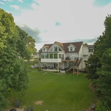 Large family home with dock on Lake Keowee!