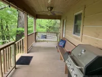 Beautiful Cabin on the Caney Fork River Hotels in Smith County
