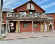 Penthouse Cabin  BOHO Loft, 3 balconies & Jetted Jacuzzi tub w/ Sunset VIEW!