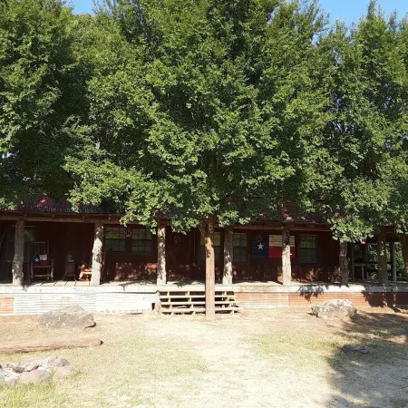 Texas Bunkhouse at Bluegill Lake Cabins