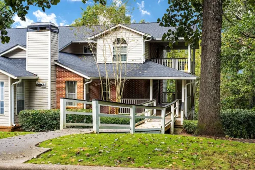 Clean Cozy 2 Bedroom Condo Nestled Near All Things Birmingham 280 Area