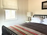 Steps to bayside beach Hotels in Wellfleet