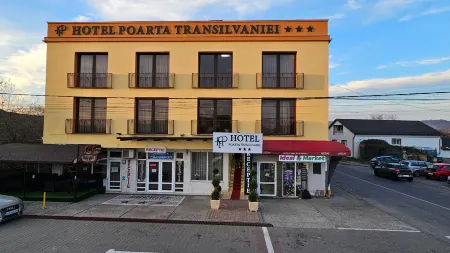 Hotel Poarta Transilvaniei Отели в г. Бистрица