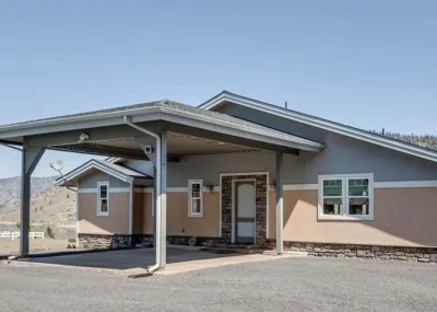 Stunning Lake Roosevelt views and accommodations from our Lincoln residence