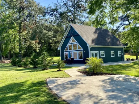 Green Loft in Philadelphia, MS; #1 Отели в г. Neshoba County