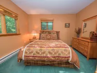 Mirror Lake's  'Adirondack Azure Lodge' WITH PRIVATE BEACH RIGHTS ON MIRROR LAKE