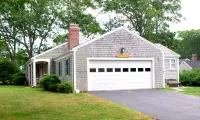Walk to Beach - Renovated Cape Cod Ranch - 3 Bed w/ Game Room, Central AC & WiFi