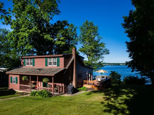 Great Summer Rental on Finger Lakes Wine Trail: Owasco East Side Lakefront