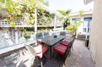 Quiet Family La Jolla Vacation Home - Steps to Windansea Beaches & Village 鳥石嶼附近的飯店