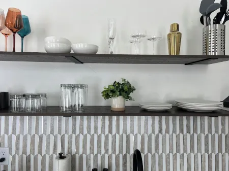 Stylish/Cozy Penn St. Midcentury Retreat - Wifi/AC Отели в г. Анаконда