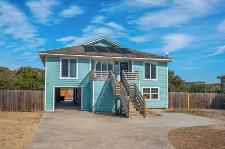 Central Obx - Pool, Beach, Mini Golf, 2 Suites, Patio, Relax in the Outer Banks Отели в г. Китти-Хок