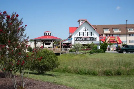 Jaw-Dropping View @ Sea Colony Oceanfront 3 BR Condo with 5 Star Renovation!! Отели рядом с достопримечательностью «Библиотека Юг Костал»