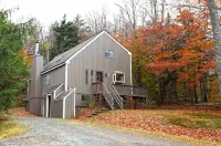 4Br 2BA - MT Snow, Skiback Trail, Free Shuttle, Pool, BBQ - Green Mountain House